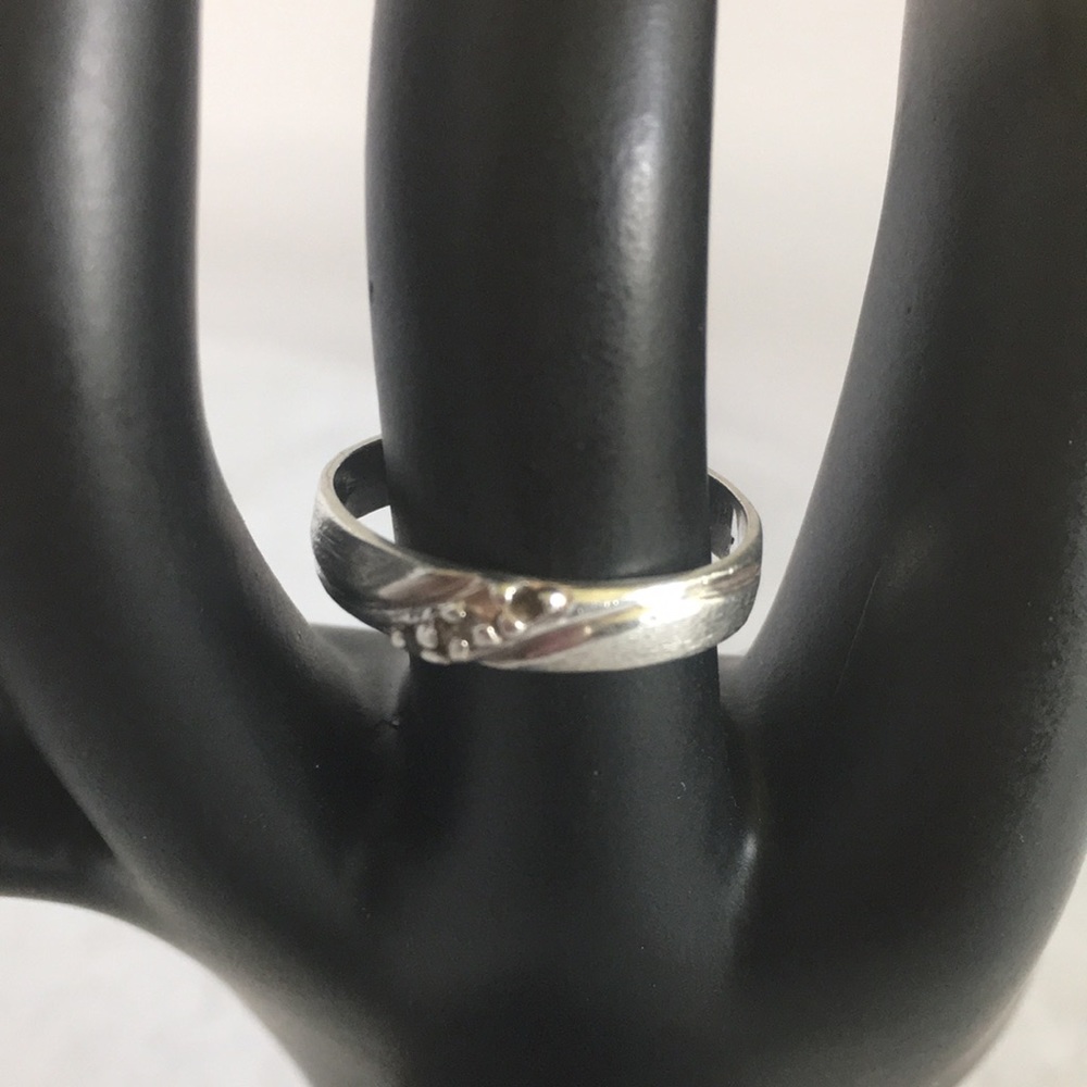 LARISA WOMEN’S SIZE 8 RING